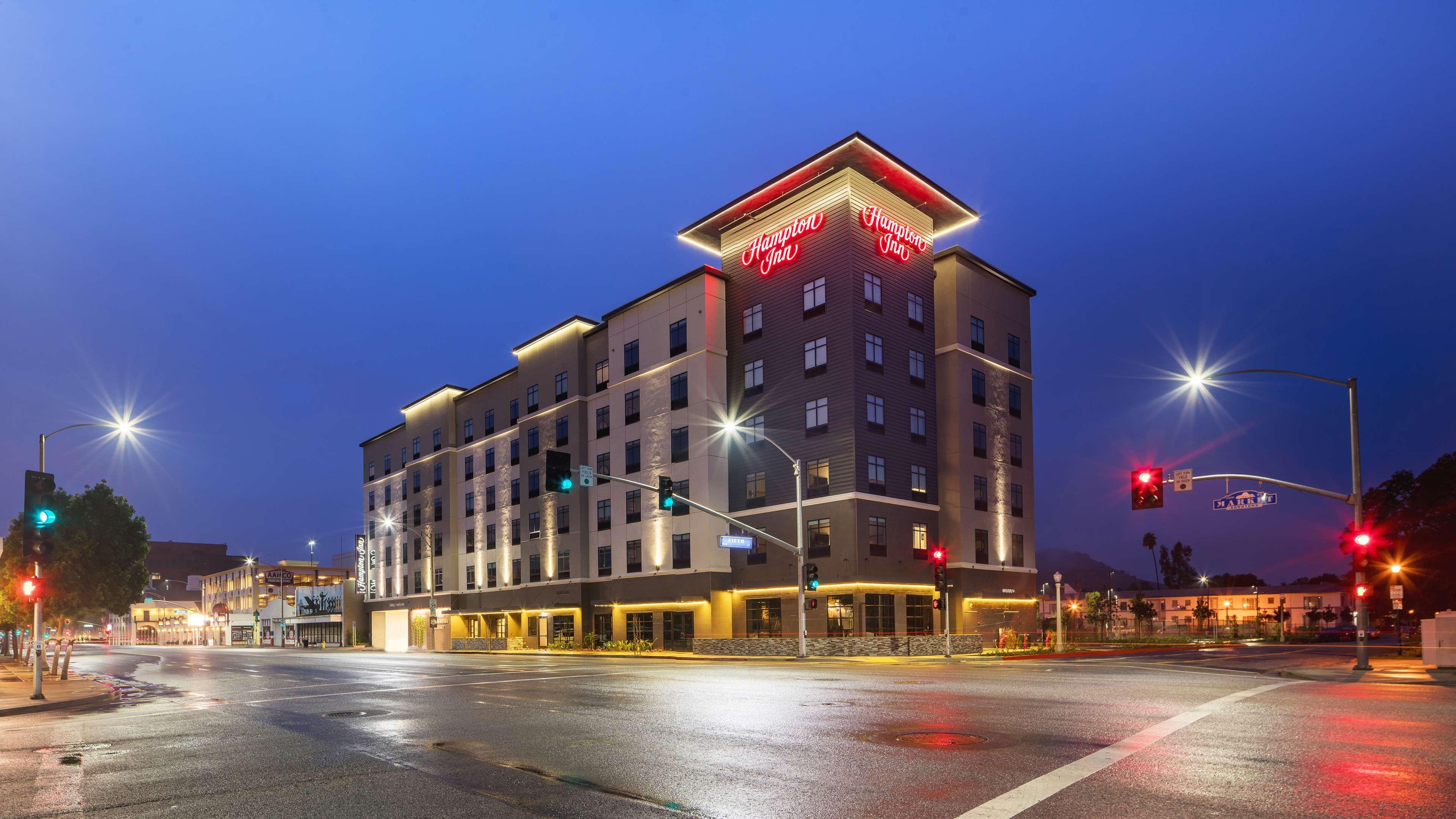 Hampton Inn Riverside Downtown Zewnętrze zdjęcie